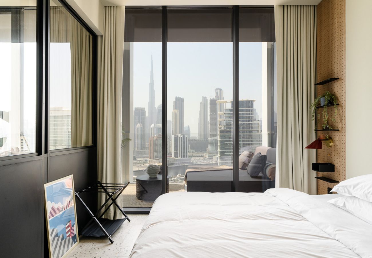 Apartment in Dubai - Upside Living | Burj Views | First-Class Amenities