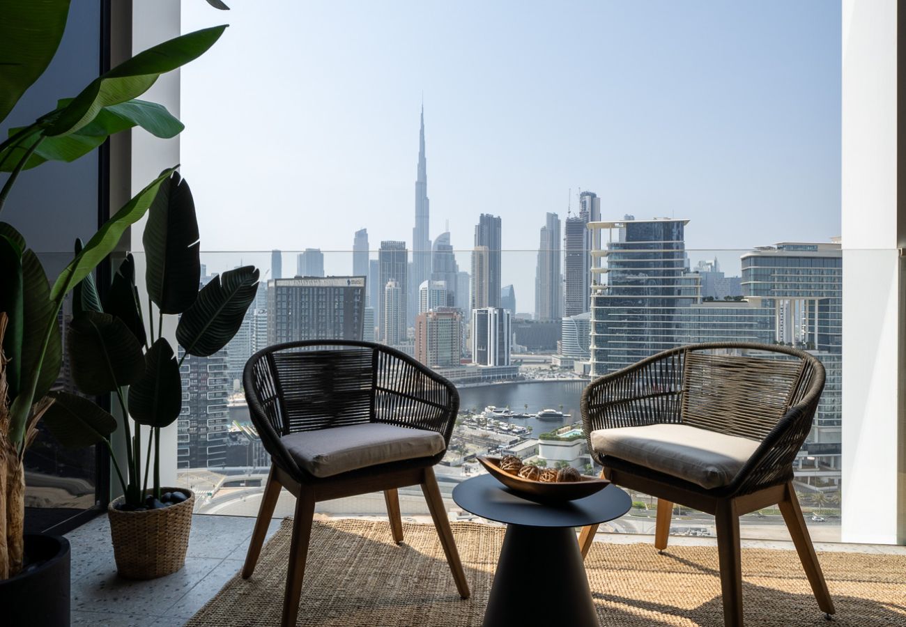 Apartment in Dubai - Upside Living | Burj Views | First-Class Amenities