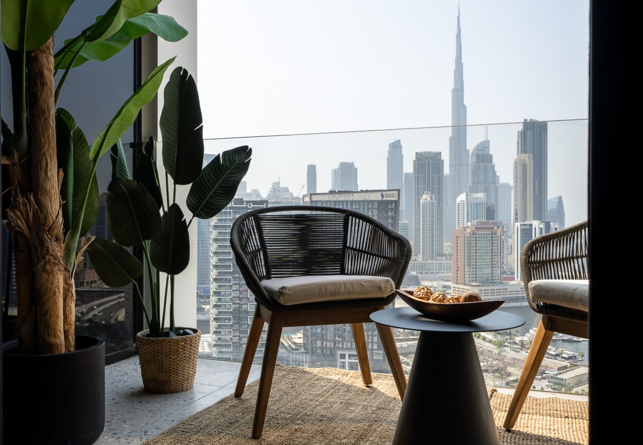 Apartment in Dubai - Upside Living | Burj Views | First-Class Amenities