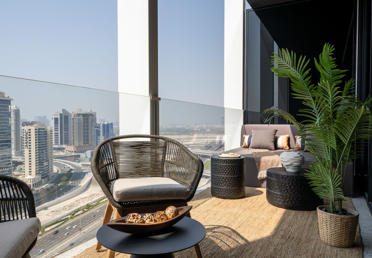 Apartment in Dubai - Upside Living | Burj Views | First-Class Amenities